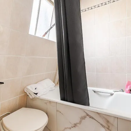 Luxe Parisien Apartment